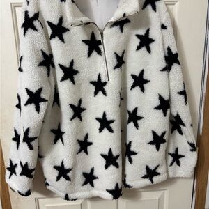 Entro Black and White Star Fleece Pullover super soft